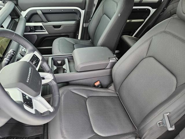 2024 Defender Vehicle Photo in AUSTIN, TX 78717