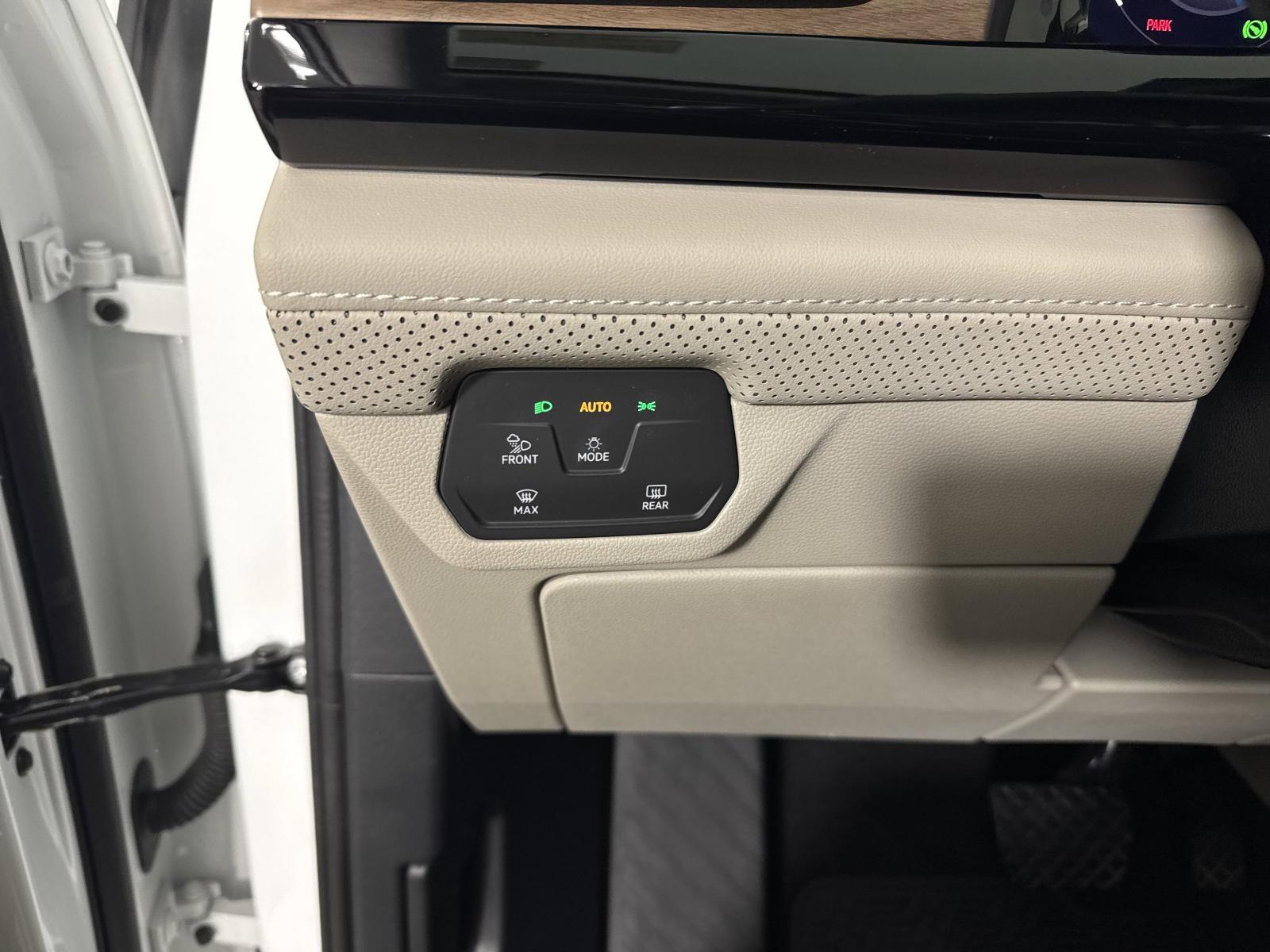 2024 Volkswagen Atlas Vehicle Photo in Georgetown, TX 78626