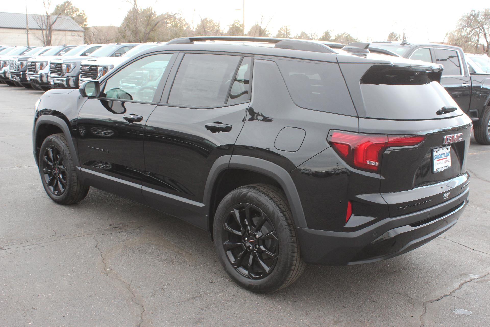 2025 GMC Terrain Vehicle Photo in AURORA, CO 80012-4011