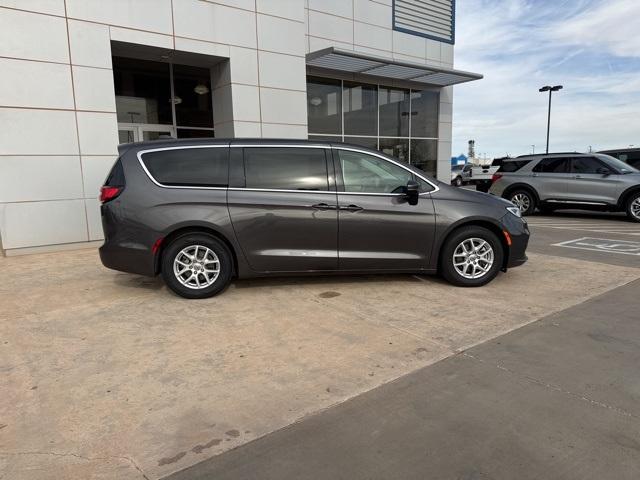 2023 Chrysler Pacifica Vehicle Photo in Winslow, AZ 86047-2439