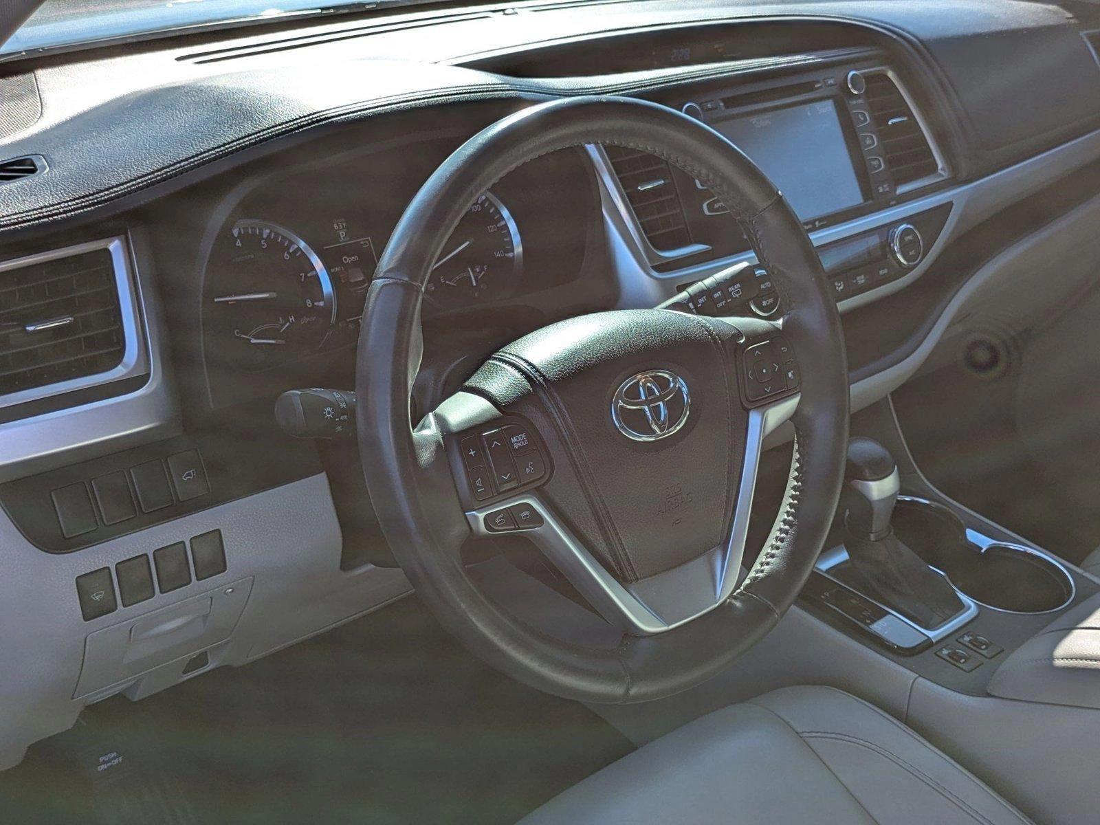 2014 Toyota Highlander Vehicle Photo in Clearwater, FL 33761