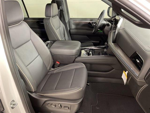 2025 Chevrolet Tahoe Vehicle Photo in PHOENIX, AZ 85014-3381