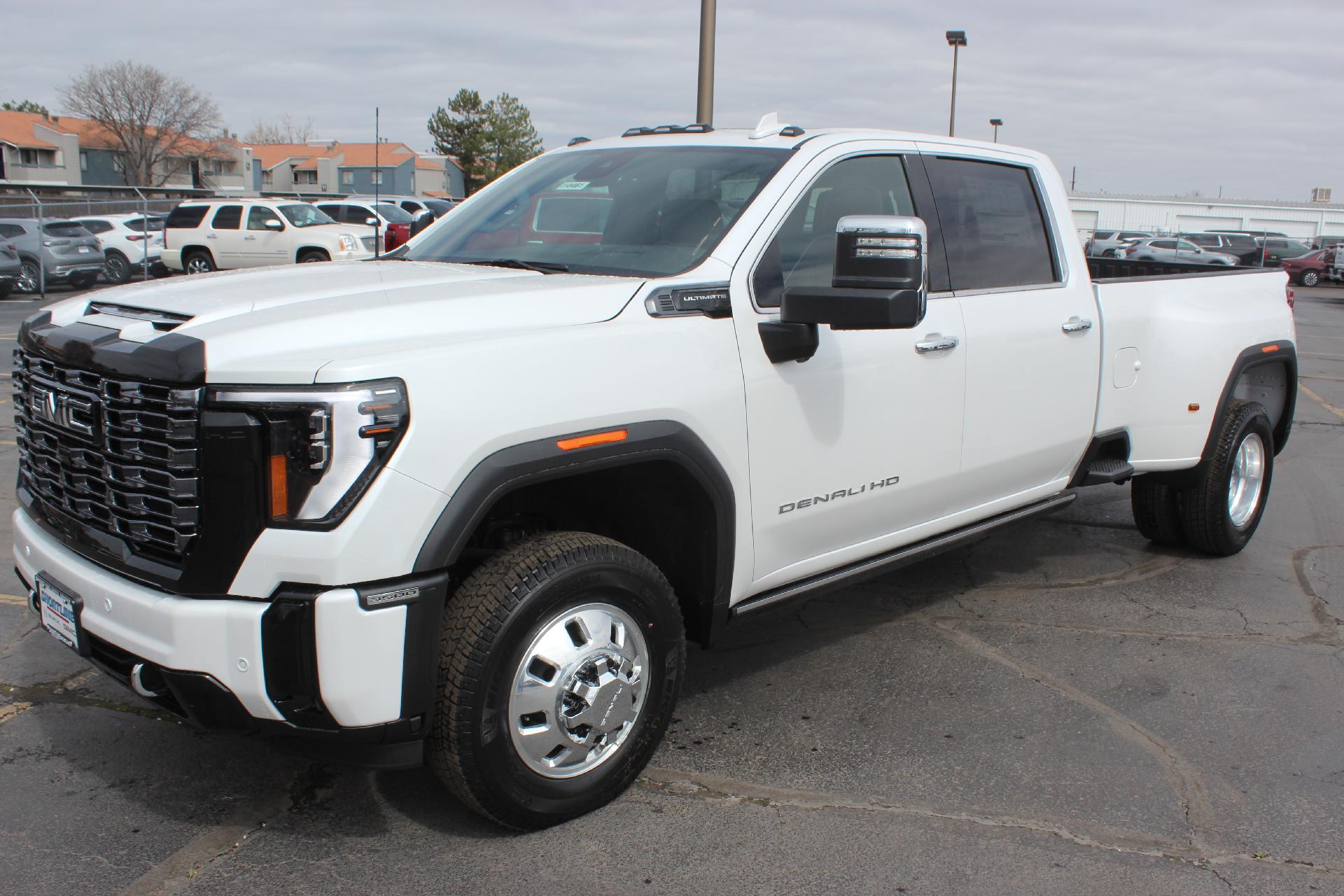 2025 GMC Sierra 3500 HD Vehicle Photo in AURORA, CO 80012-4011