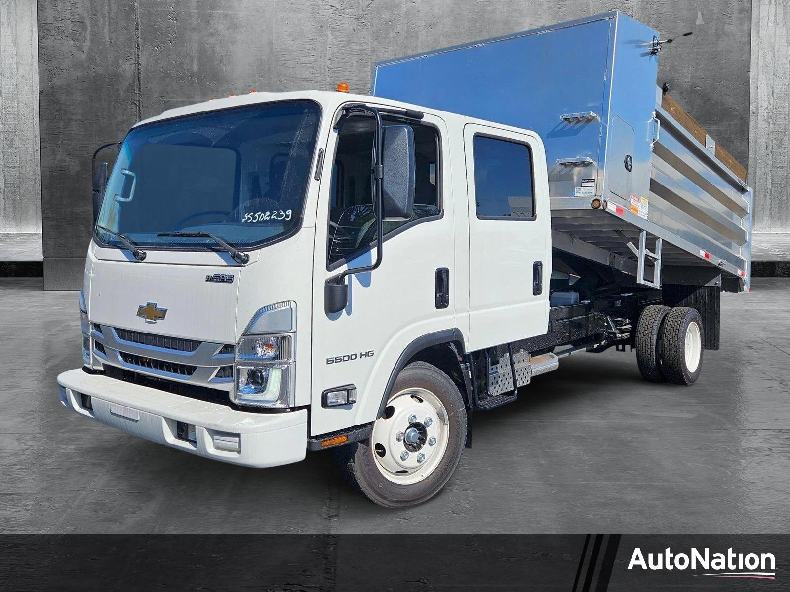 2025 Chevrolet Low Cab Forward 5500 HG Vehicle Photo in GREENACRES, FL 33463-3207