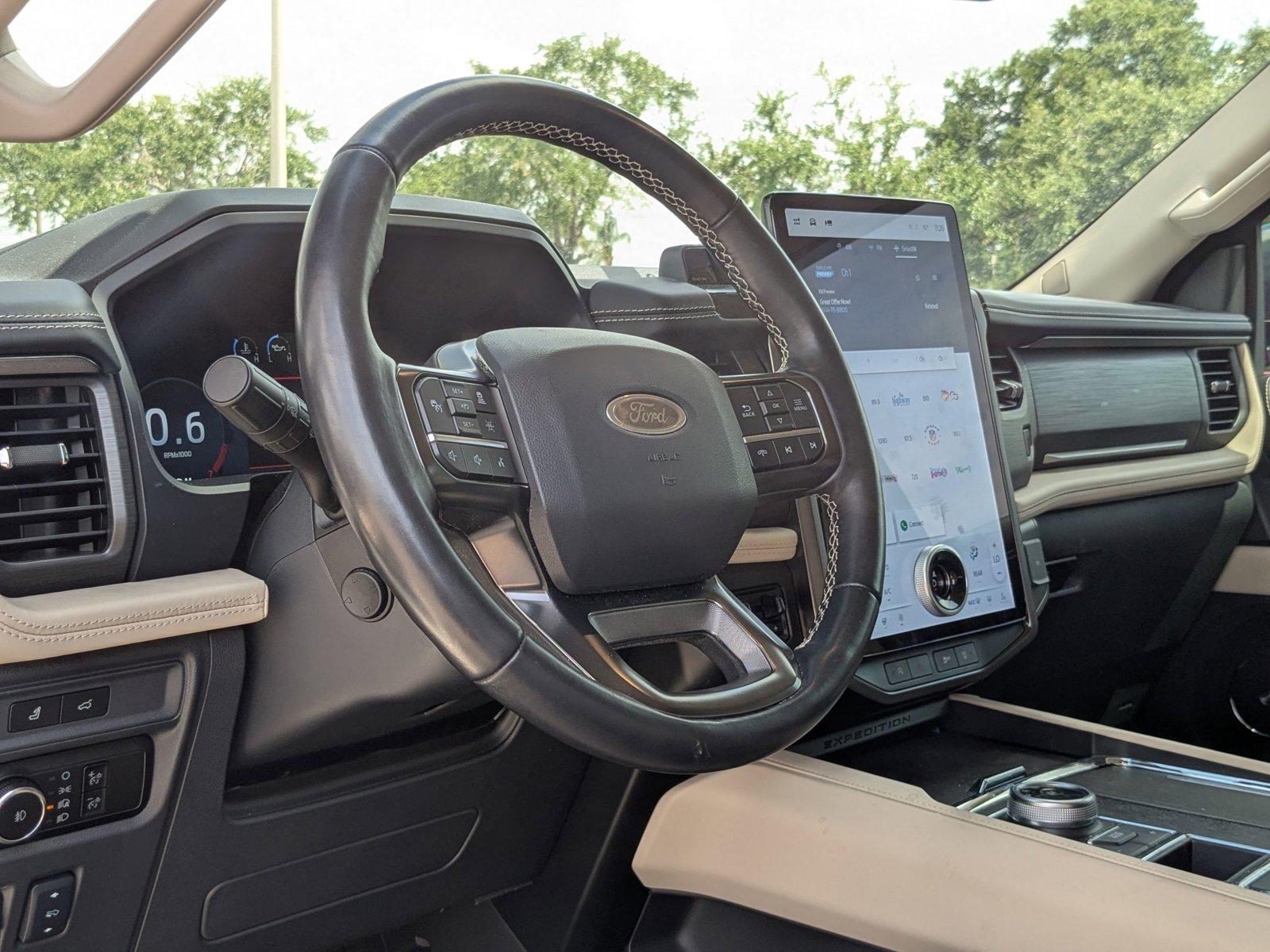 2024 Ford Expedition Vehicle Photo in St. Petersburg, FL 33713