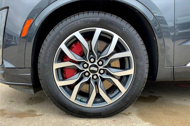 2023 Cadillac XT6 Vehicle Photo in TOPEKA, KS 66609-0000