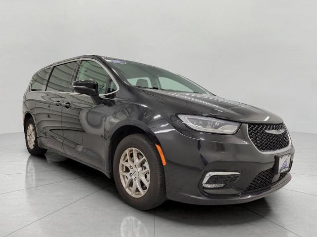 2023 Chrysler Pacifica Vehicle Photo in Neenah, WI 54956