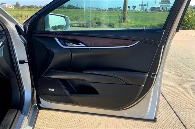2019 Cadillac XTS Vehicle Photo in TOPEKA, KS 66609-0000