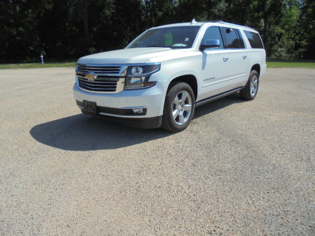 Used 2019 Chevrolet Suburban Premier with VIN 1GNSKJKJ6KR258947 for sale in Kansas City