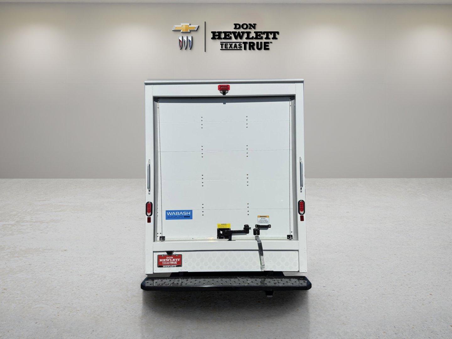 2024 Chevrolet Express Cutaway 3500 Vehicle Photo in GEORGETOWN, TX 78626-7508