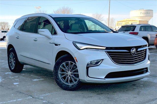 2022 Buick Enclave Vehicle Photo in TOPEKA, KS 66609-0000
