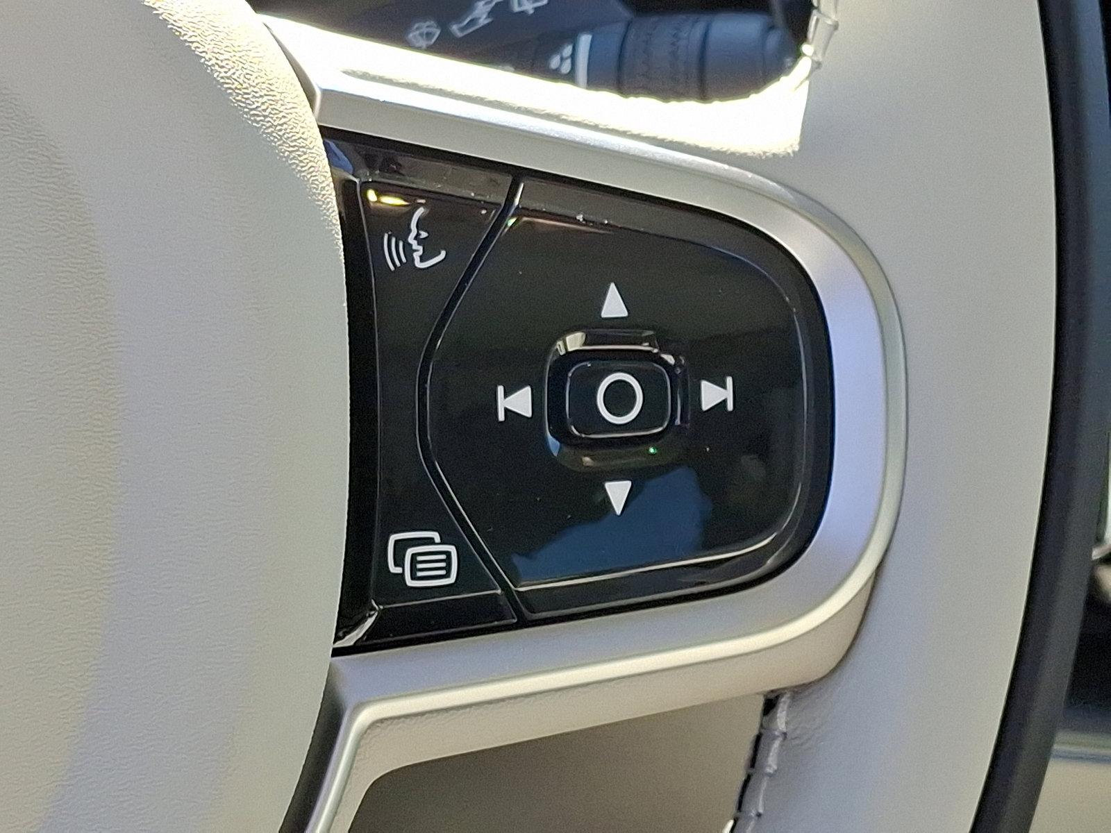 2025 Volvo XC60 Vehicle Photo in Trevose, PA 19053
