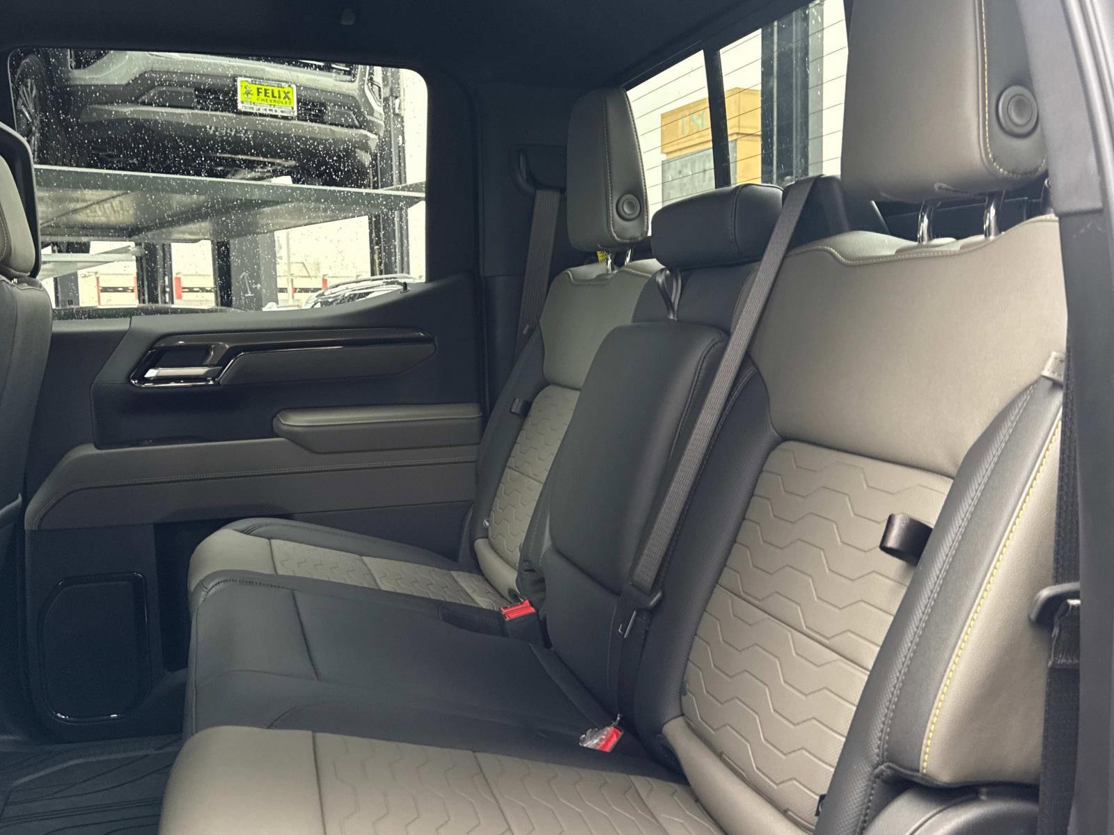 2025 Chevrolet Silverado 1500 Vehicle Photo in LOS ANGELES, CA 90007-3794