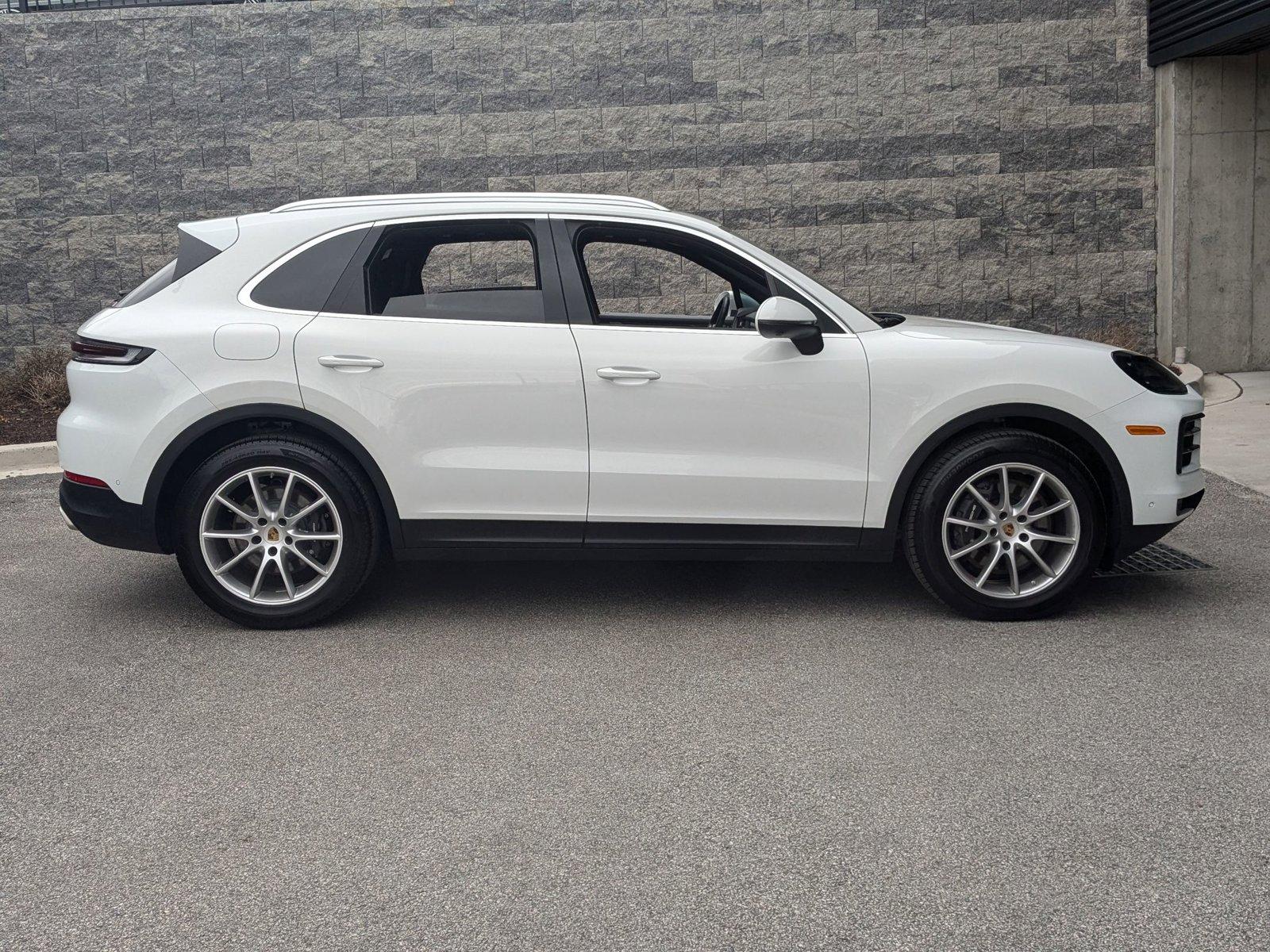 2024 Porsche Cayenne Vehicle Photo in Towson, MD 21204