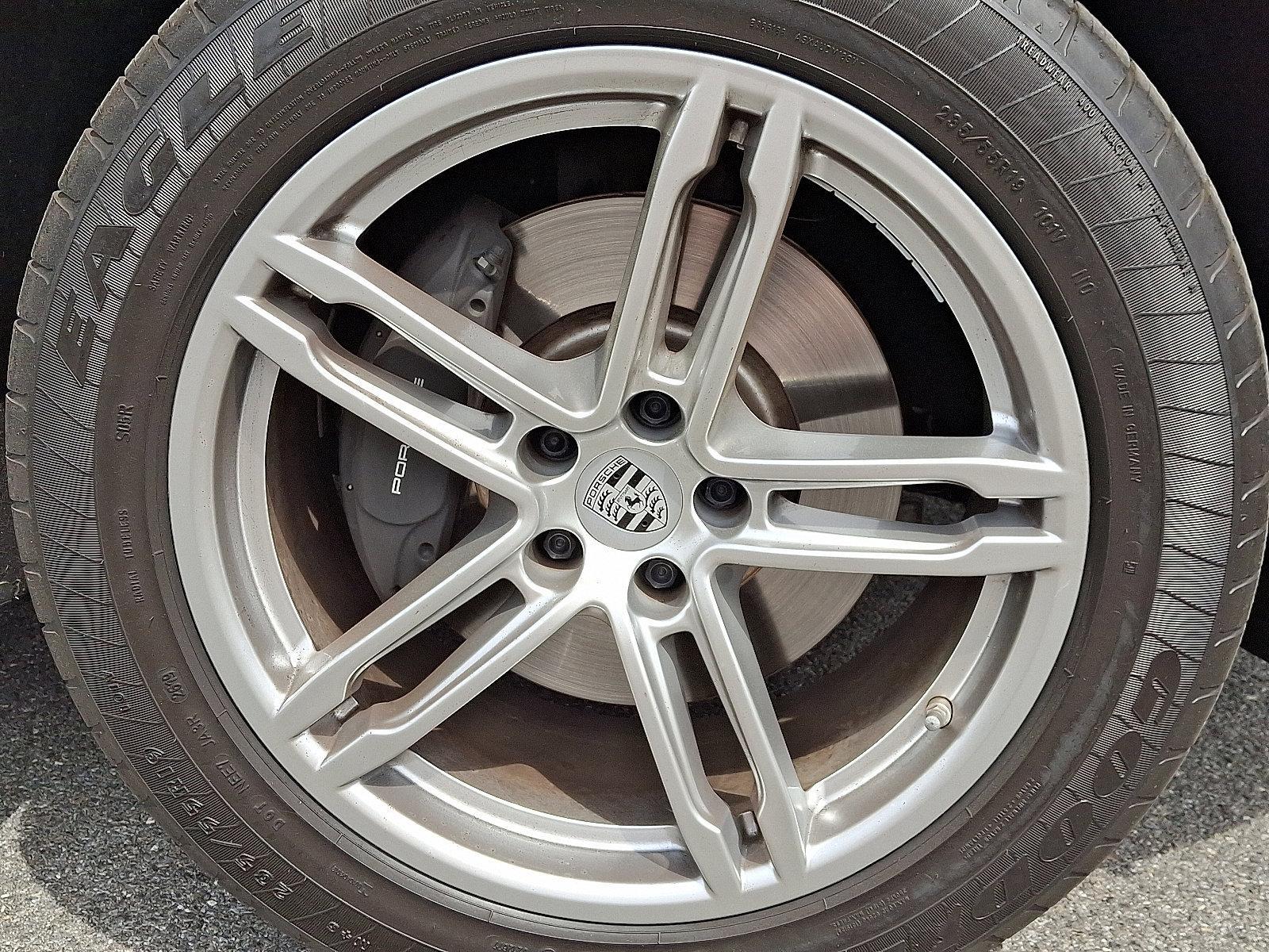 2020 Porsche Macan Vehicle Photo in Lancaster, PA 17601