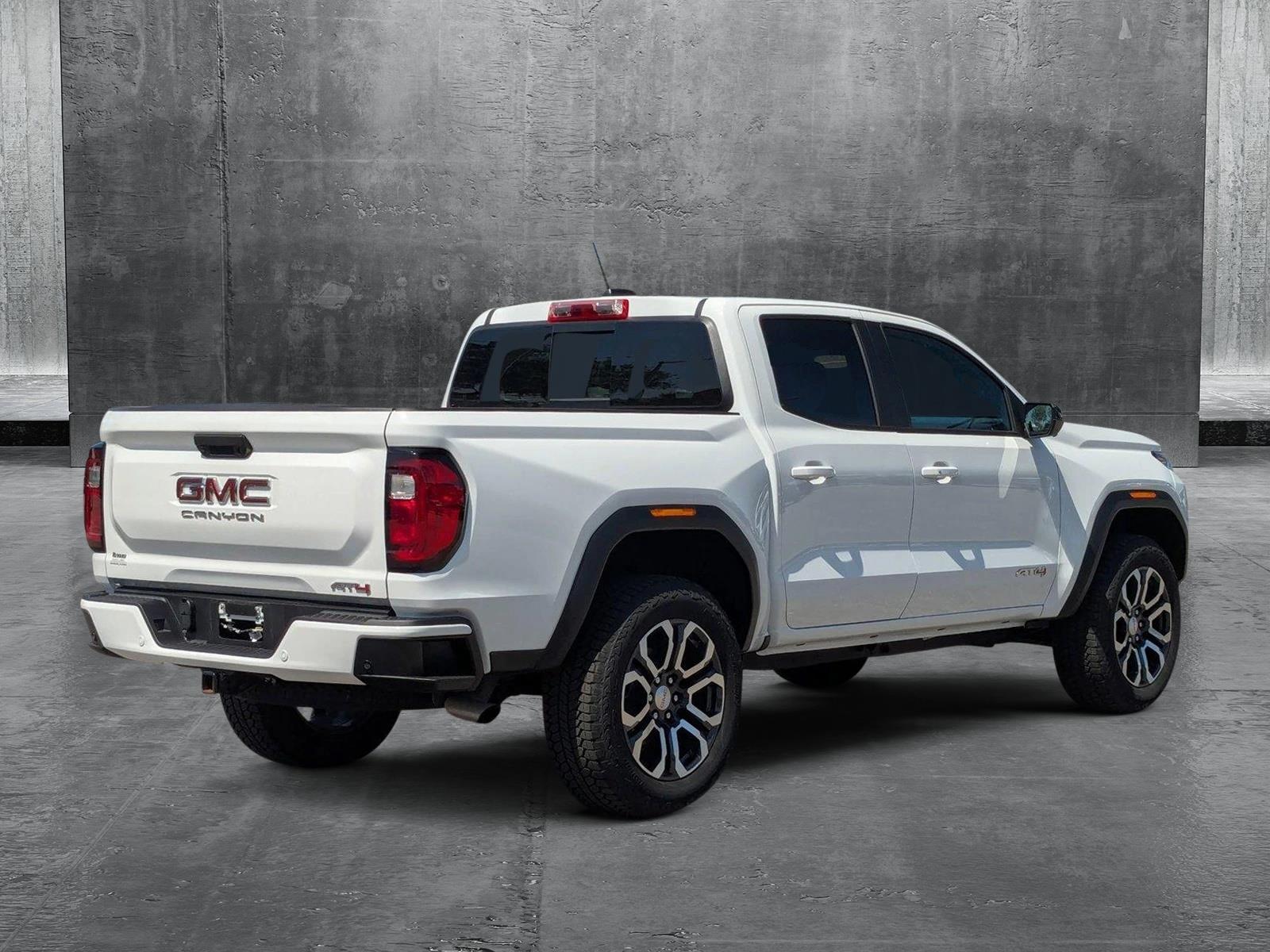 2024 GMC Canyon Vehicle Photo in St. Petersburg, FL 33713