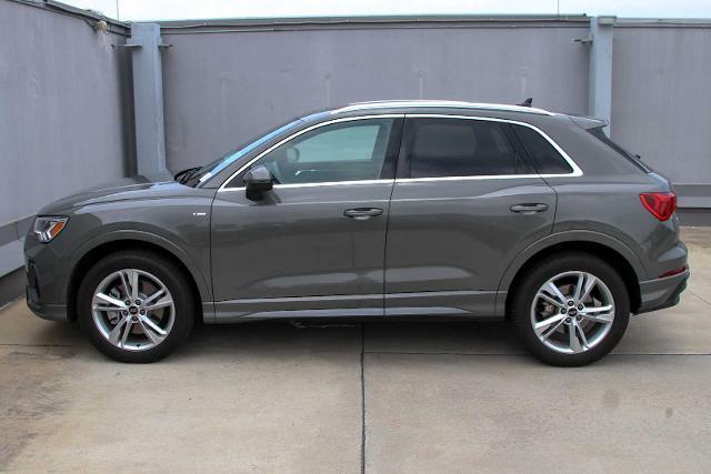 2024 Audi Q3 Vehicle Photo in SUGAR LAND, TX 77478