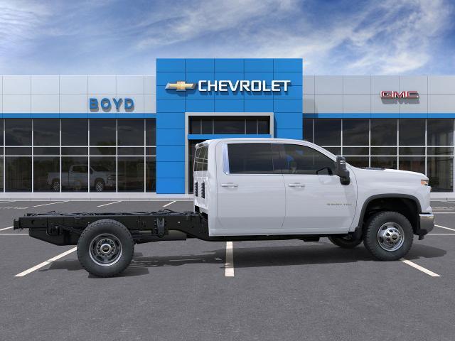 2025 Chevrolet Silverado 3500 HD Chassis Cab Vehicle Photo in EMPORIA, VA 23847-1235