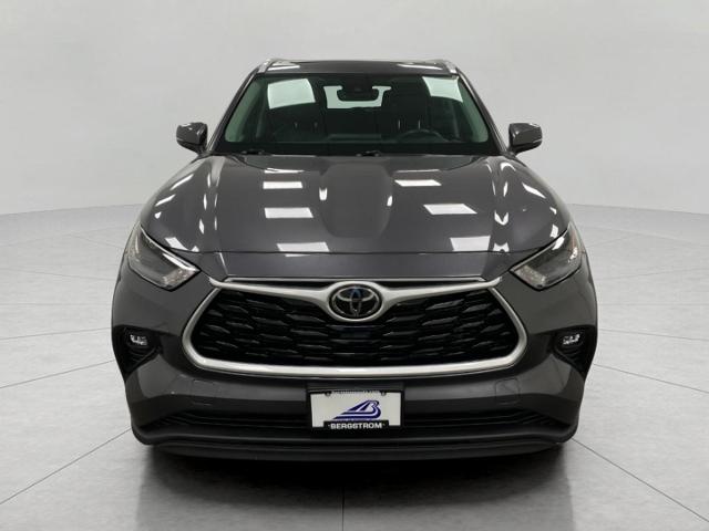 2022 Toyota Highlander Vehicle Photo in Appleton, WI 54913