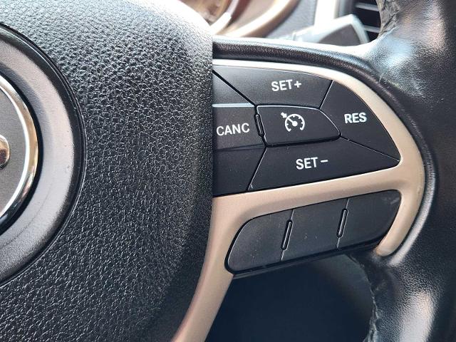 2015 Jeep Cherokee Vehicle Photo in DENTON, TX 76210-9321