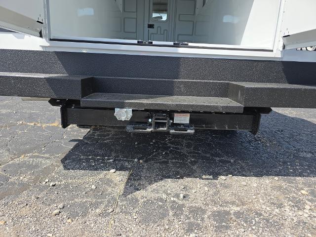2025 Chevrolet Express Commercial Cutaway Vehicle Photo in INDEPENDENCE, MO 64055-1314