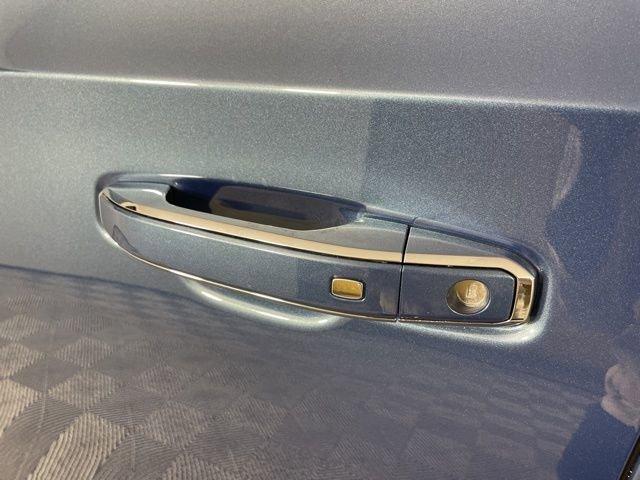 2025 Chevrolet Suburban Vehicle Photo in PHOENIX, AZ 85014-3381