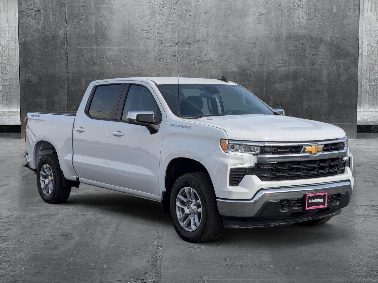 2025 Chevrolet Silverado 1500 Vehicle Photo in VALENCIA, CA 91355-1705