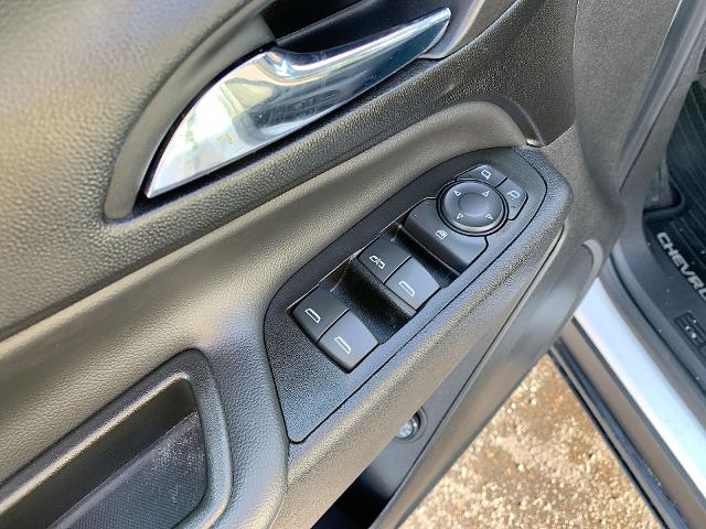 2022 Chevrolet Equinox Vehicle Photo in MOON TOWNSHIP, PA 15108-2571