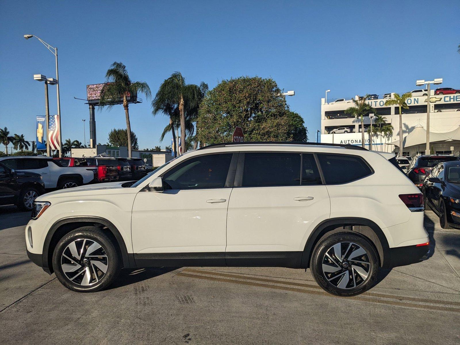 2024 Volkswagen Atlas Vehicle Photo in MIAMI, FL 33172-3015