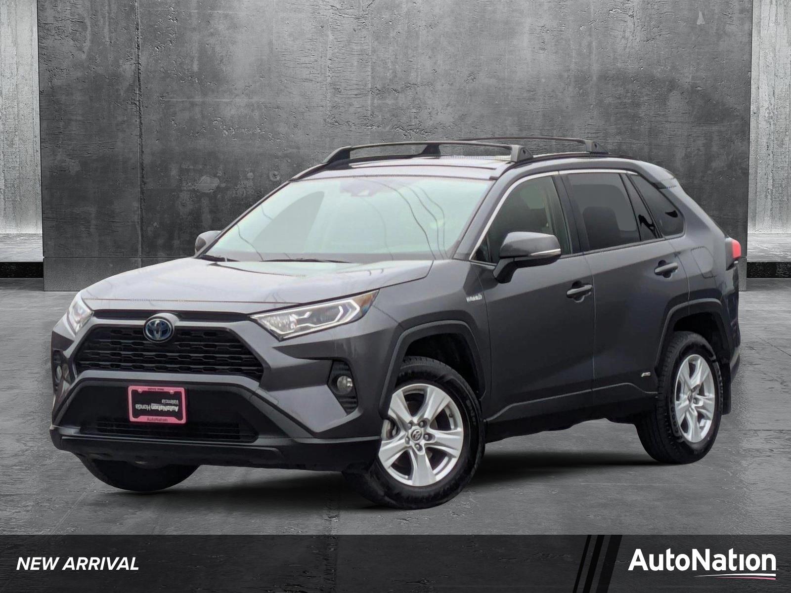 2019 Toyota RAV4 Vehicle Photo in Valencia, CA 91355-1794