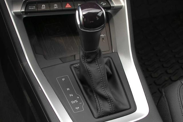 2024 Audi Q3 Vehicle Photo in SUGAR LAND, TX 77478