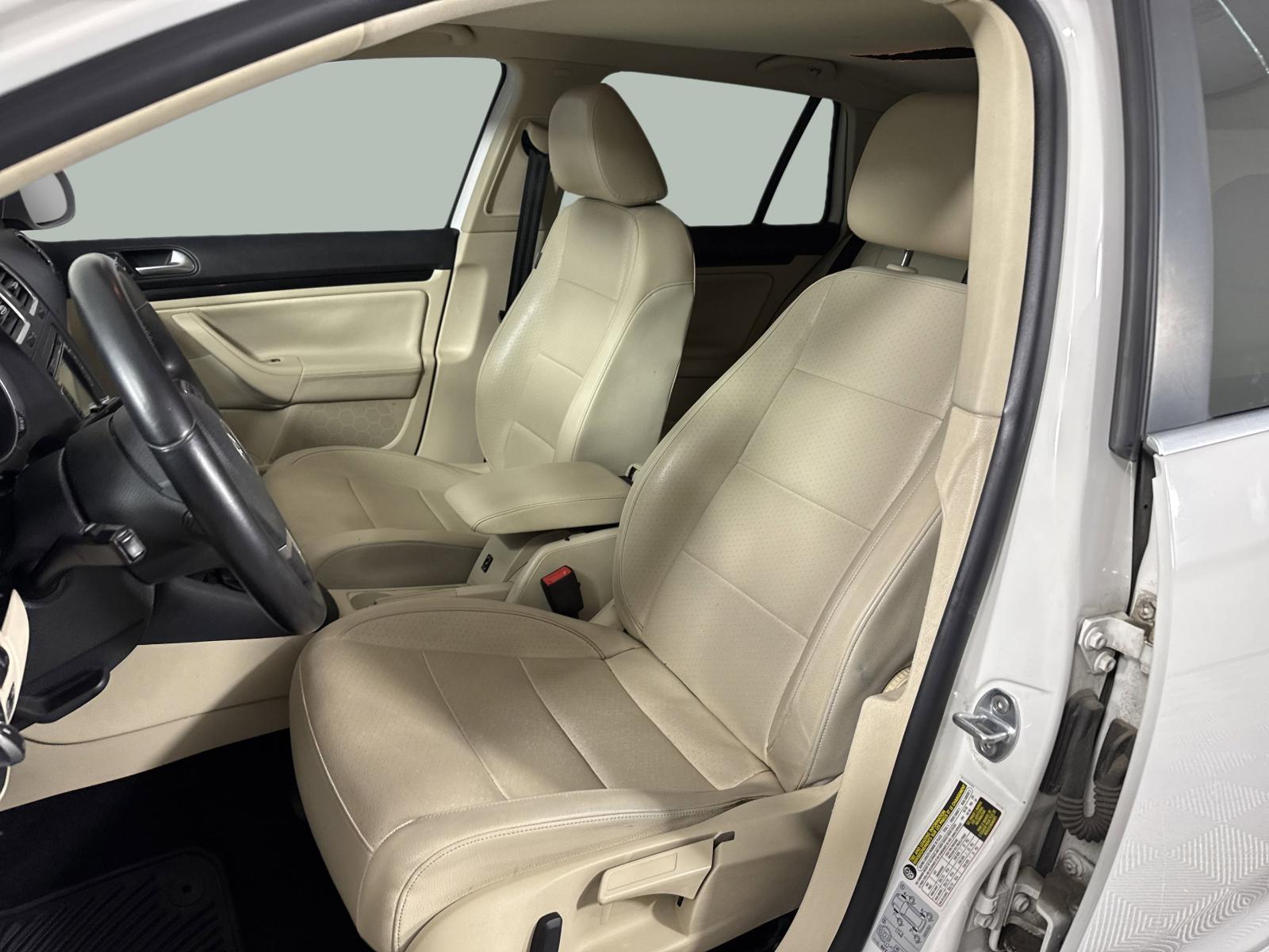 2013 Volkswagen Jetta SportWagen Vehicle Photo in Georgetown, TX 78626