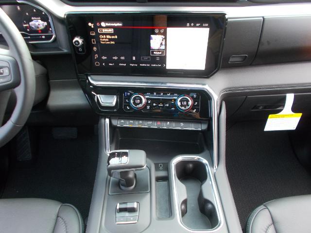 2025 GMC Sierra 1500 Vehicle Photo in LOWELL, MA 01852-4336