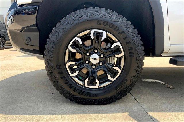 2025 Chevrolet Silverado 1500 Vehicle Photo in TOPEKA, KS 66609-0000