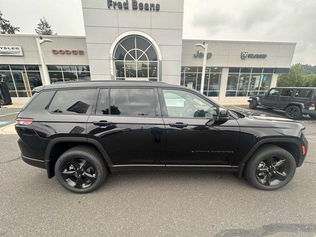 2025 Jeep Grand Cherokee L Vehicle Photo in Doylsetown, PA 18901
