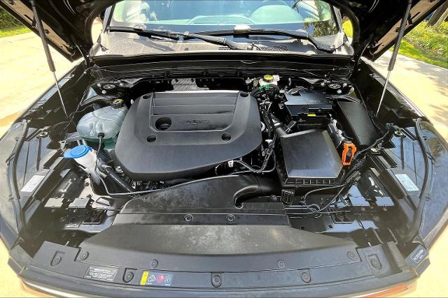 2025 Volvo XC40 Vehicle Photo in Houston, TX 77007