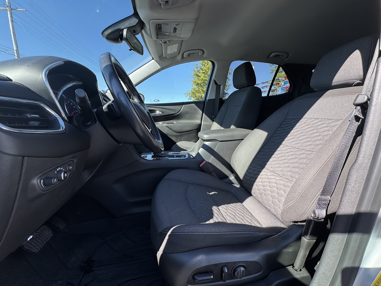 2020 Chevrolet Equinox Vehicle Photo in BOONVILLE, IN 47601-9633