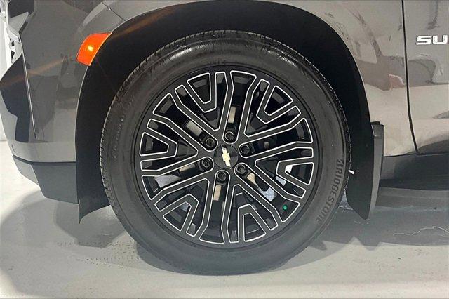 2021 Chevrolet Suburban Vehicle Photo in TOPEKA, KS 66609-0000