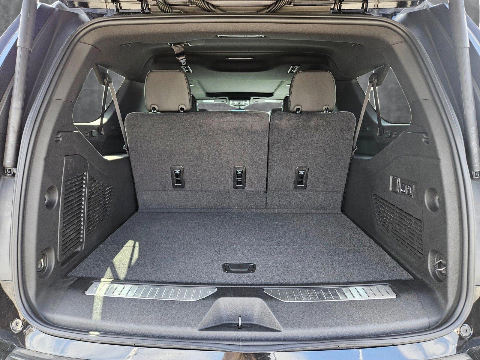2024 Chevrolet Suburban Vehicle Photo in AUSTIN, TX 78759-4154