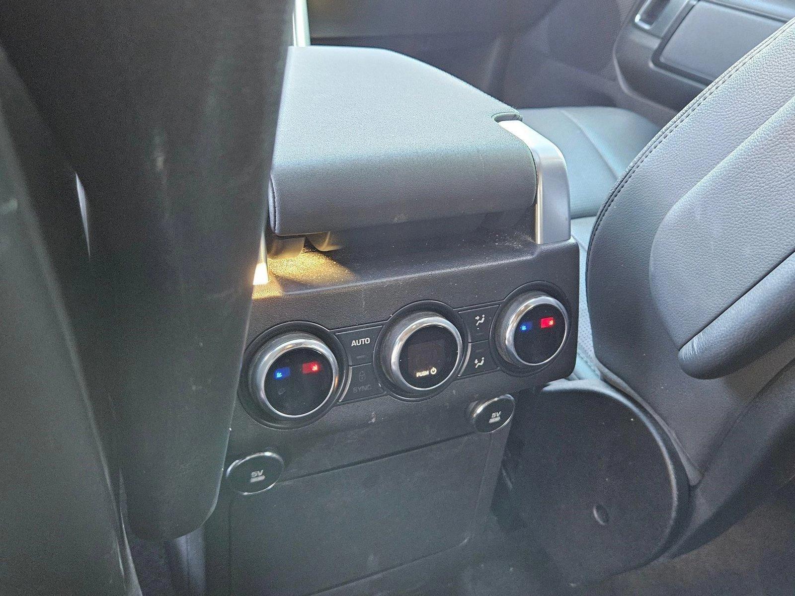 2019 Land Rover Discovery Vehicle Photo in LAS VEGAS, NV 89146-3033