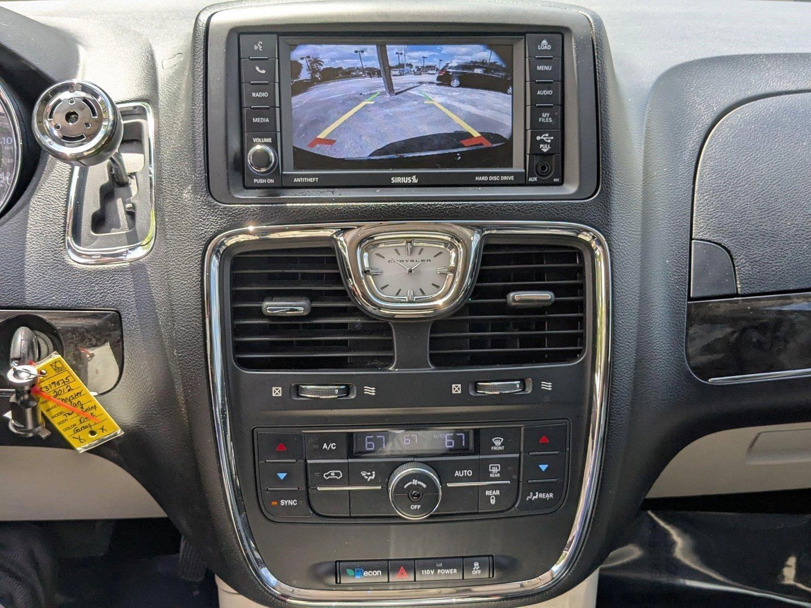 2012 Chrysler Town & Country Vehicle Photo in PEMBROKE PINES, FL 33024-6534