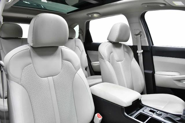 2023 Kia Sorento Vehicle Photo in DALLAS, TX 75235