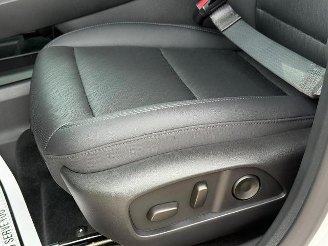 2026 Chevrolet Equinox Vehicle Photo in COLUMBIA, MO 65203-3903