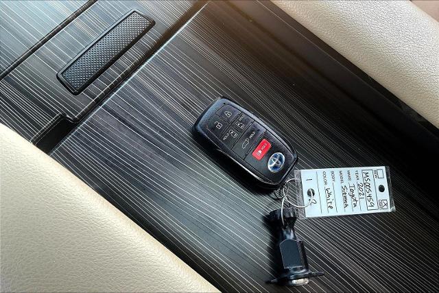2021 Toyota Sienna Vehicle Photo in San Antonio, TX 78230