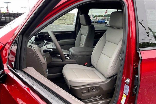 2025 Chevrolet Suburban Vehicle Photo in INDEPENDENCE, MO 64055-1314