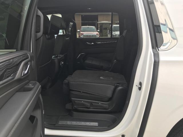 2024 GMC Yukon XL Vehicle Photo in GREEN BAY, WI 54303-3330