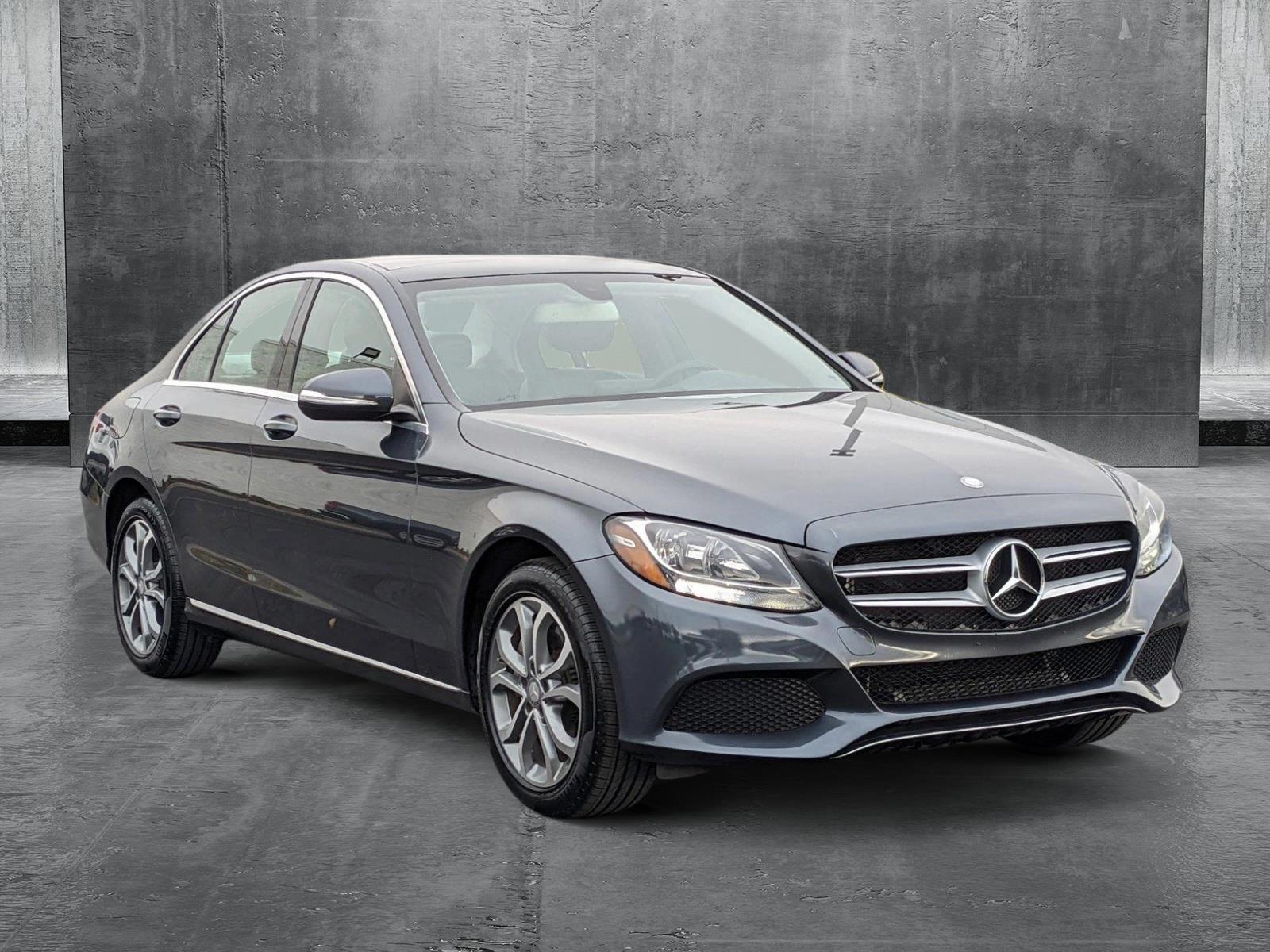 2015 Mercedes-Benz C-Class Vehicle Photo in VALENCIA, CA 91355-1705