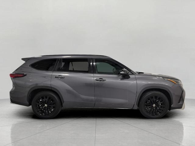 2024 Toyota Highlander Vehicle Photo in Oshkosh, WI 54904