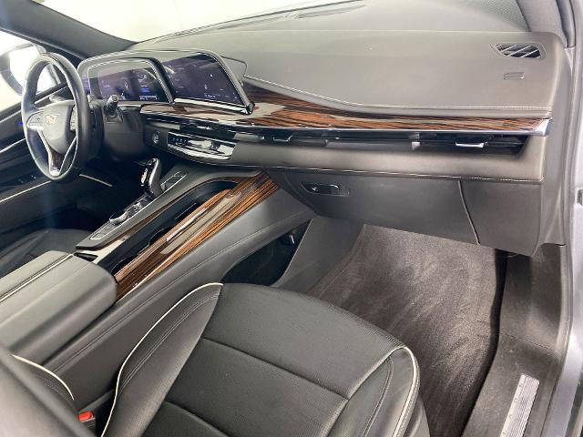 2022 Cadillac Escalade Vehicle Photo in ALLIANCE, OH 44601-4622