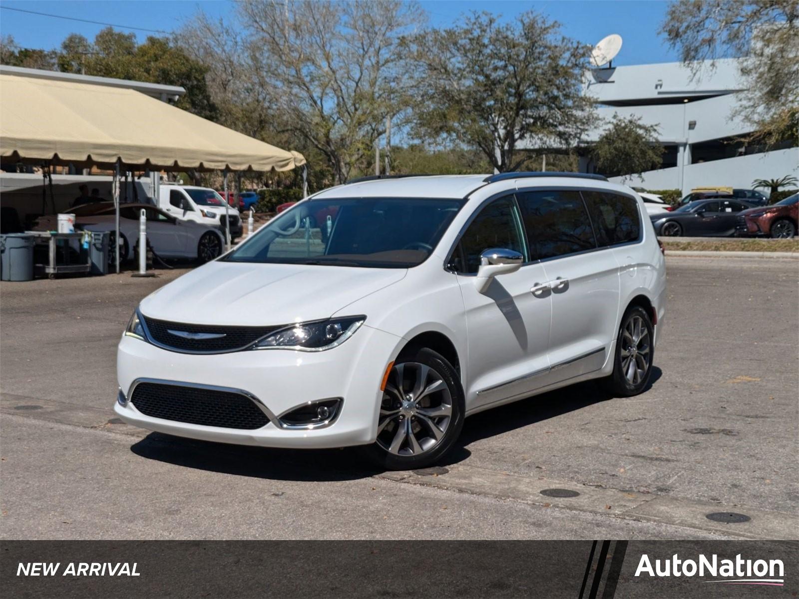 2017 Chrysler Pacifica Vehicle Photo in Tampa, FL 33614